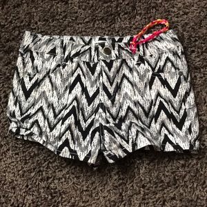 kid’s size 12 black and white chevron shorts!